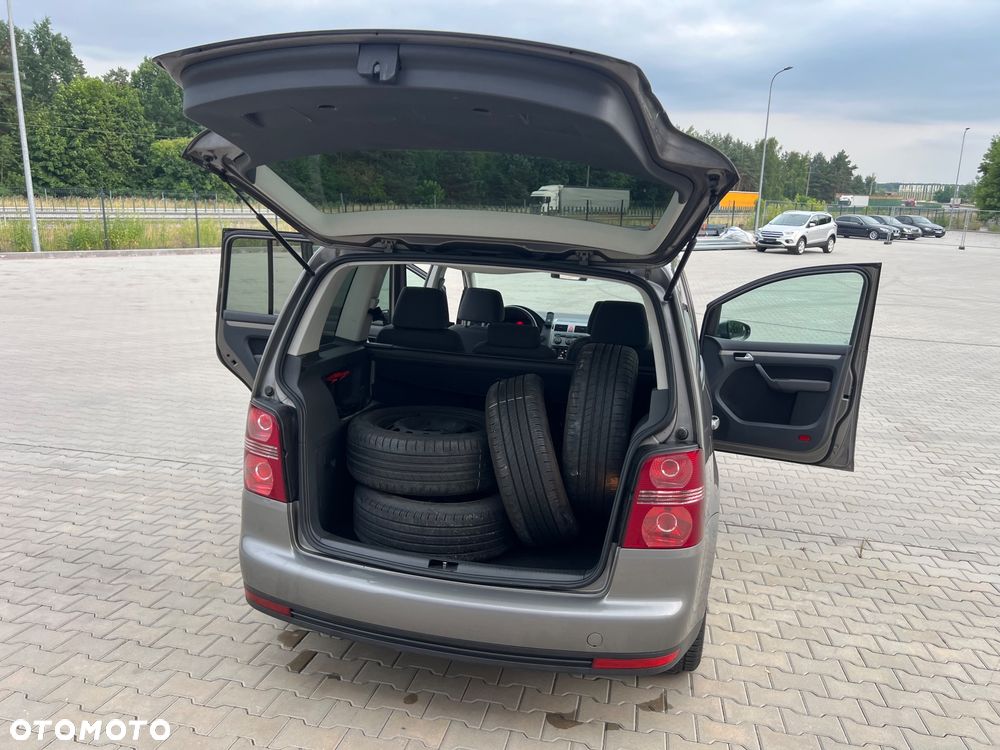 Volkswagen Touran 2.0 TDI DSG United - 8