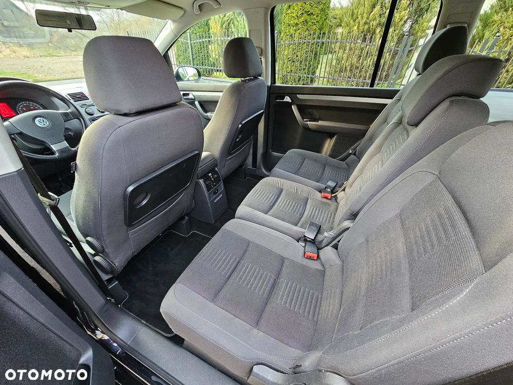 Volkswagen Touran 2.0 TDI DPF Highline - 13