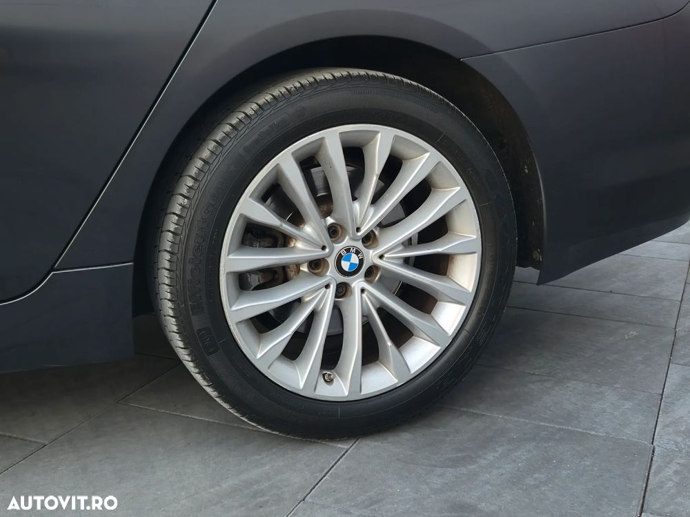 BMW Seria 5 520d Aut. Luxury Line - 39
