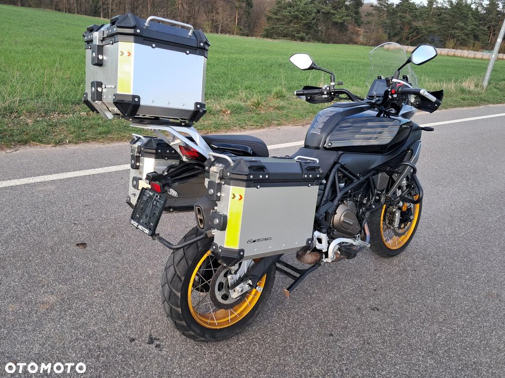 QJMOTOR SRK 700 - 3