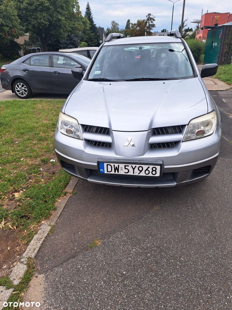 Mitsubishi Outlander 2.0 Invite - 2