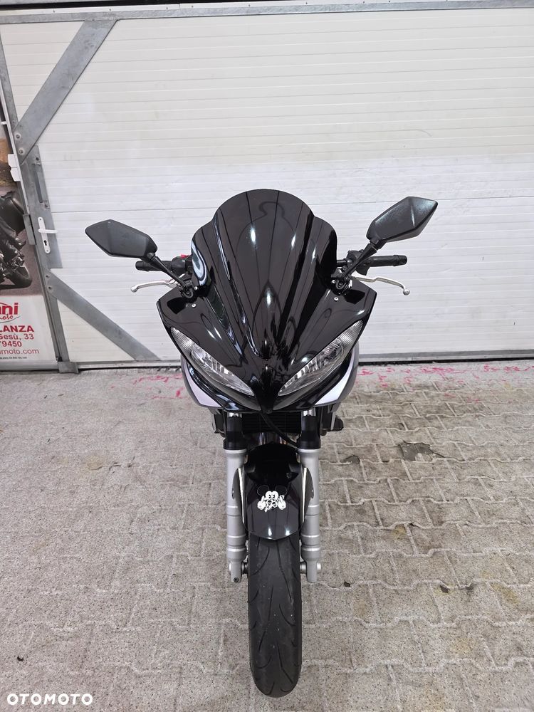 Yamaha FZ - 22