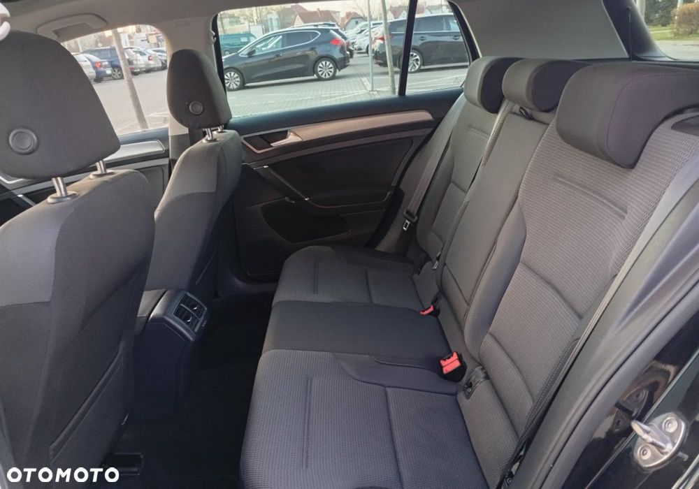 Volkswagen Golf - 17