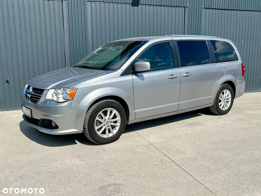 Dodge Grand Caravan - 2