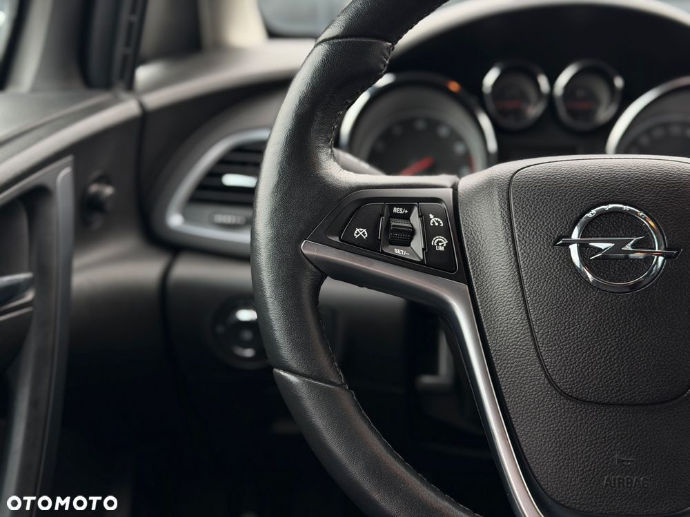 Opel Astra 1.4 T Cosmo - 17