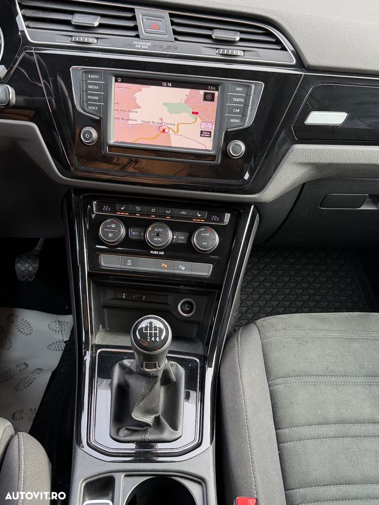 Volkswagen Touran 2.0 TDI Highline - 20