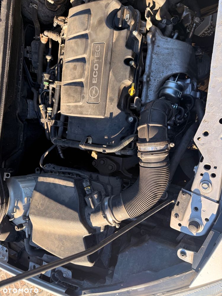 Opel Astra 1.4 Turbo ENERGY - 9