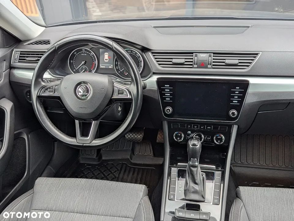 Skoda Superb 2.0 TDI DSG Ambition - 17