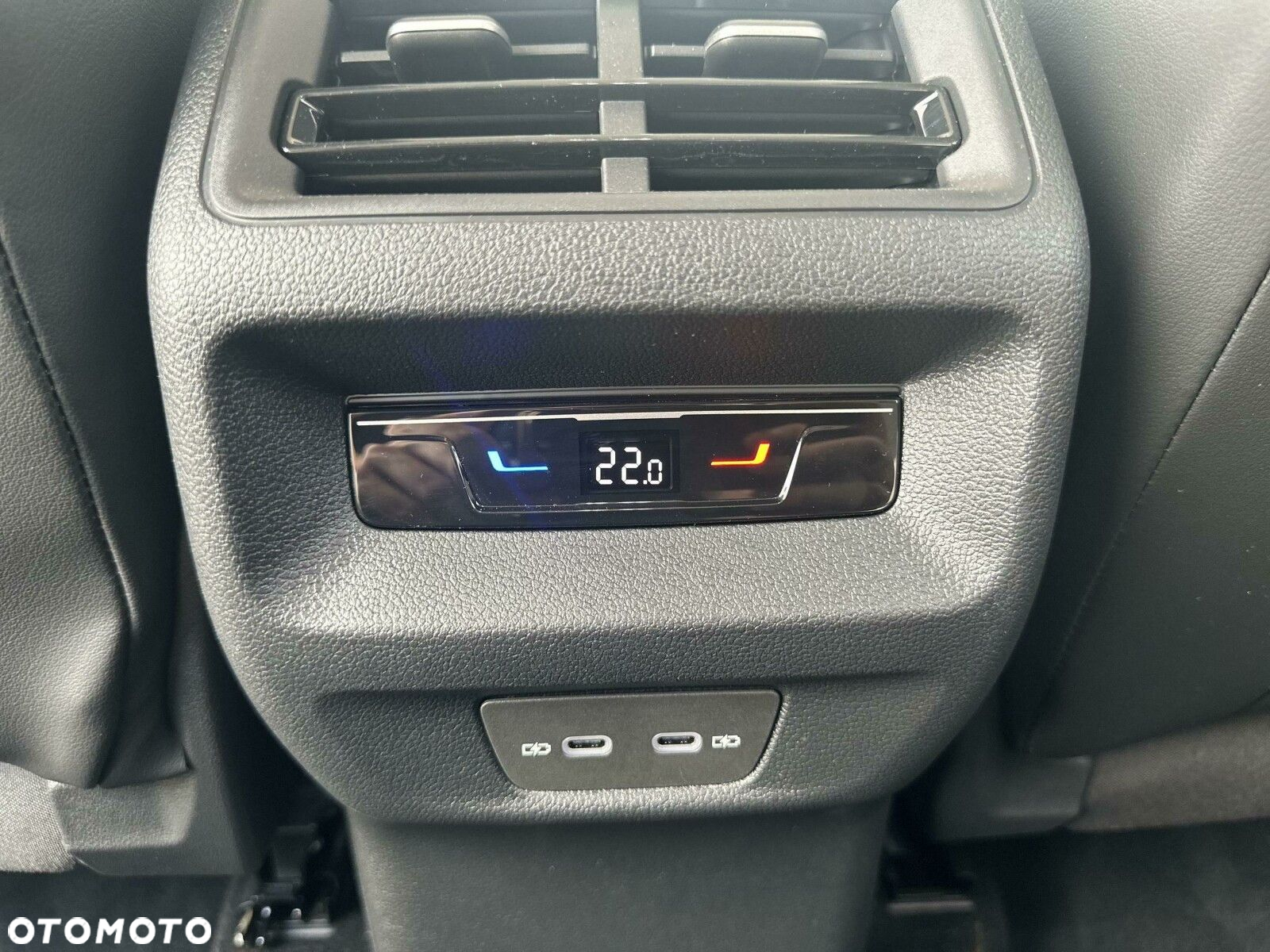 Volkswagen Tiguan - 12