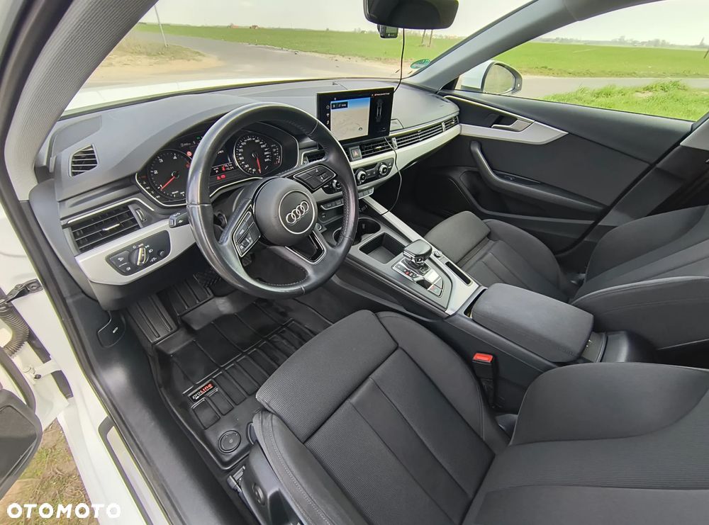 Audi A4 Limousine - 5