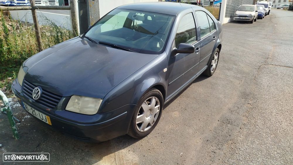 VW Bora 1.9 TDi Highline - 2