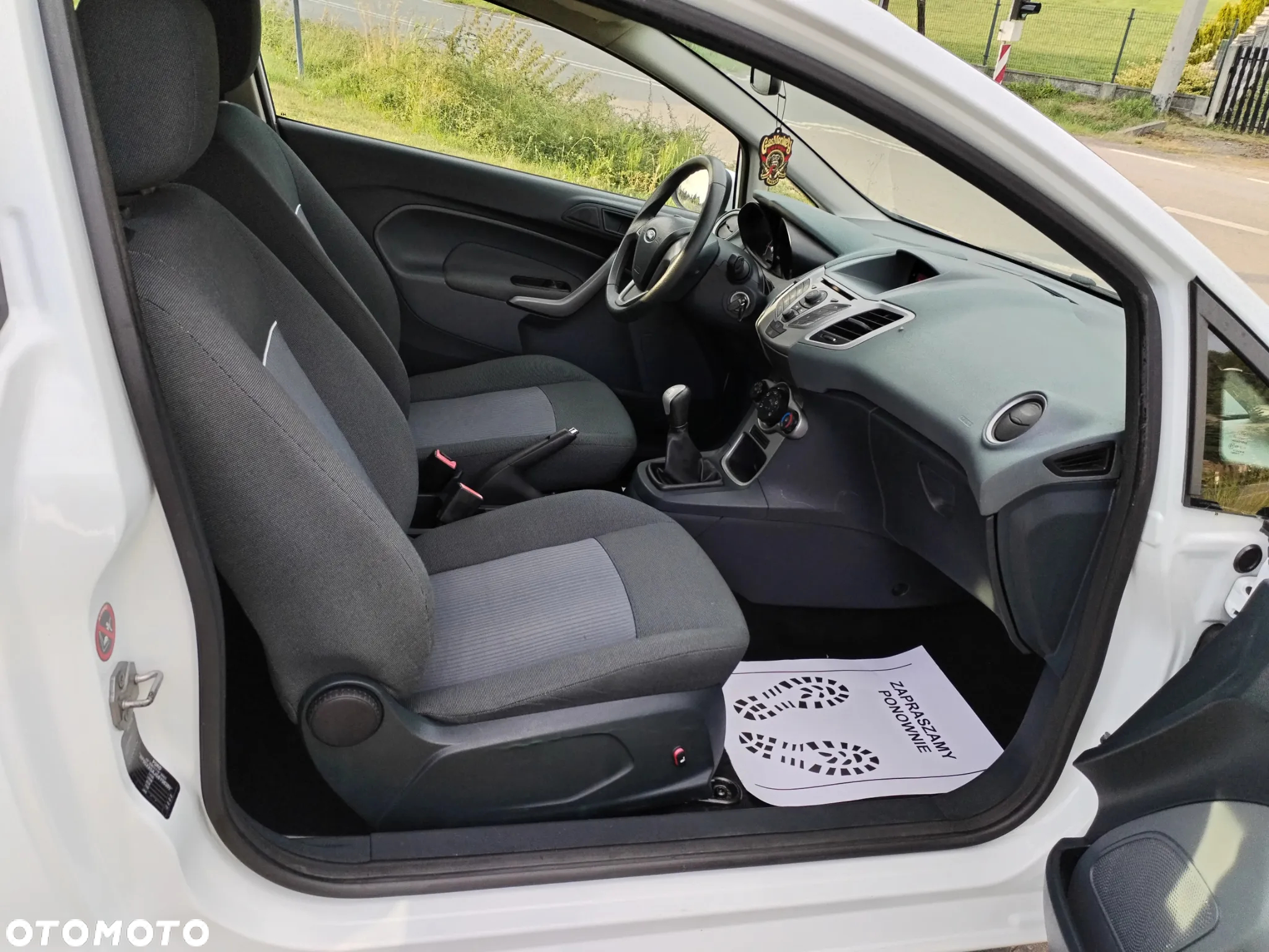 Ford Fiesta - 12