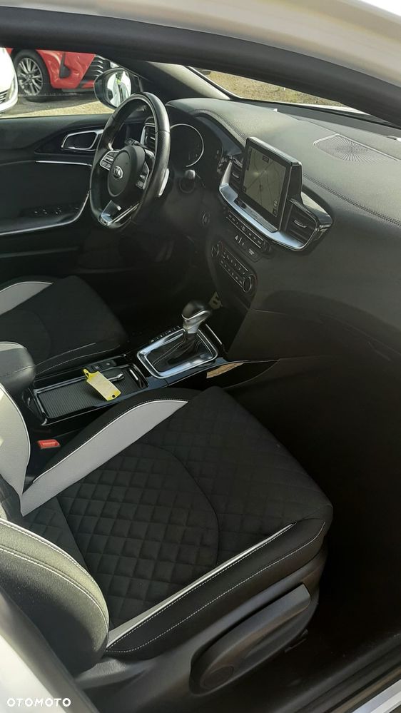 Kia Ceed 1.6 CRDi DCT GT Line - 16