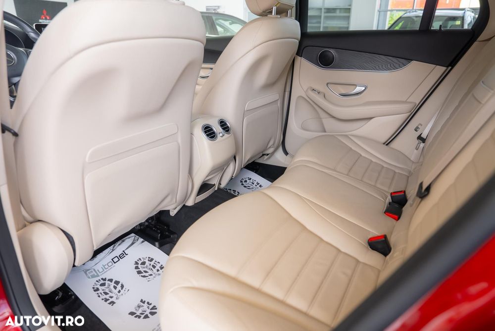Mercedes-Benz GLC Coupe 250 4Matic 9G-TRONIC Exclusive - 23