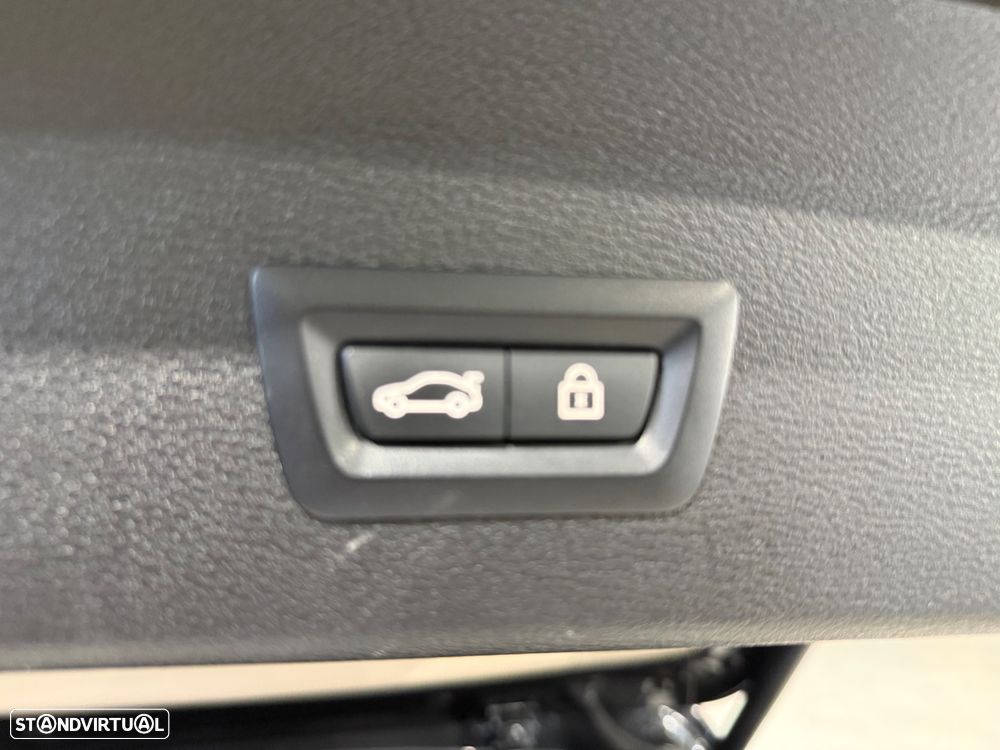 BMW X1 16 d sDrive Line xLine - 11