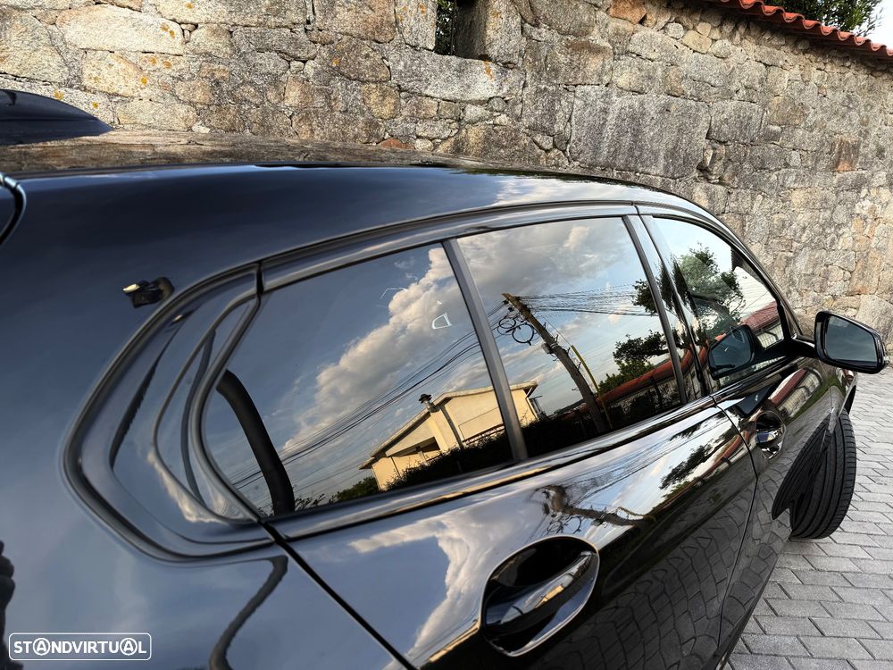BMW 116 d Pack Desportivo M Auto - 23