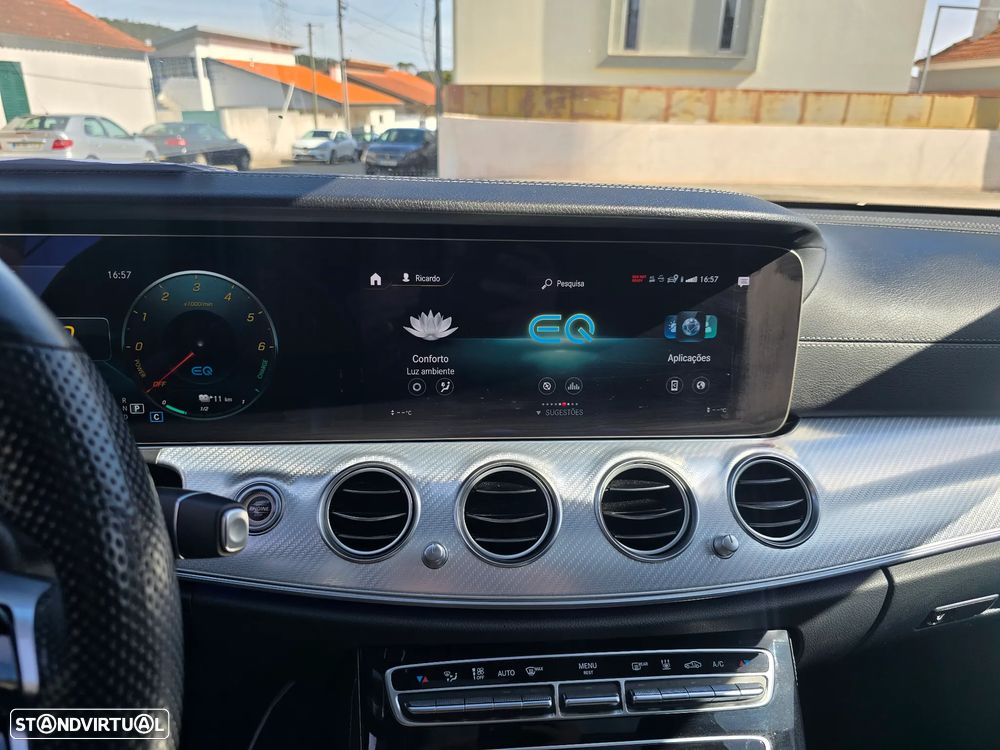 Mercedes-Benz E 300 de 4Matic 9G-TRONIC AMG Line - 22