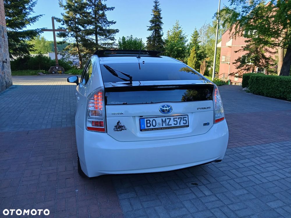 Toyota Prius (Hybrid) Executive - 7