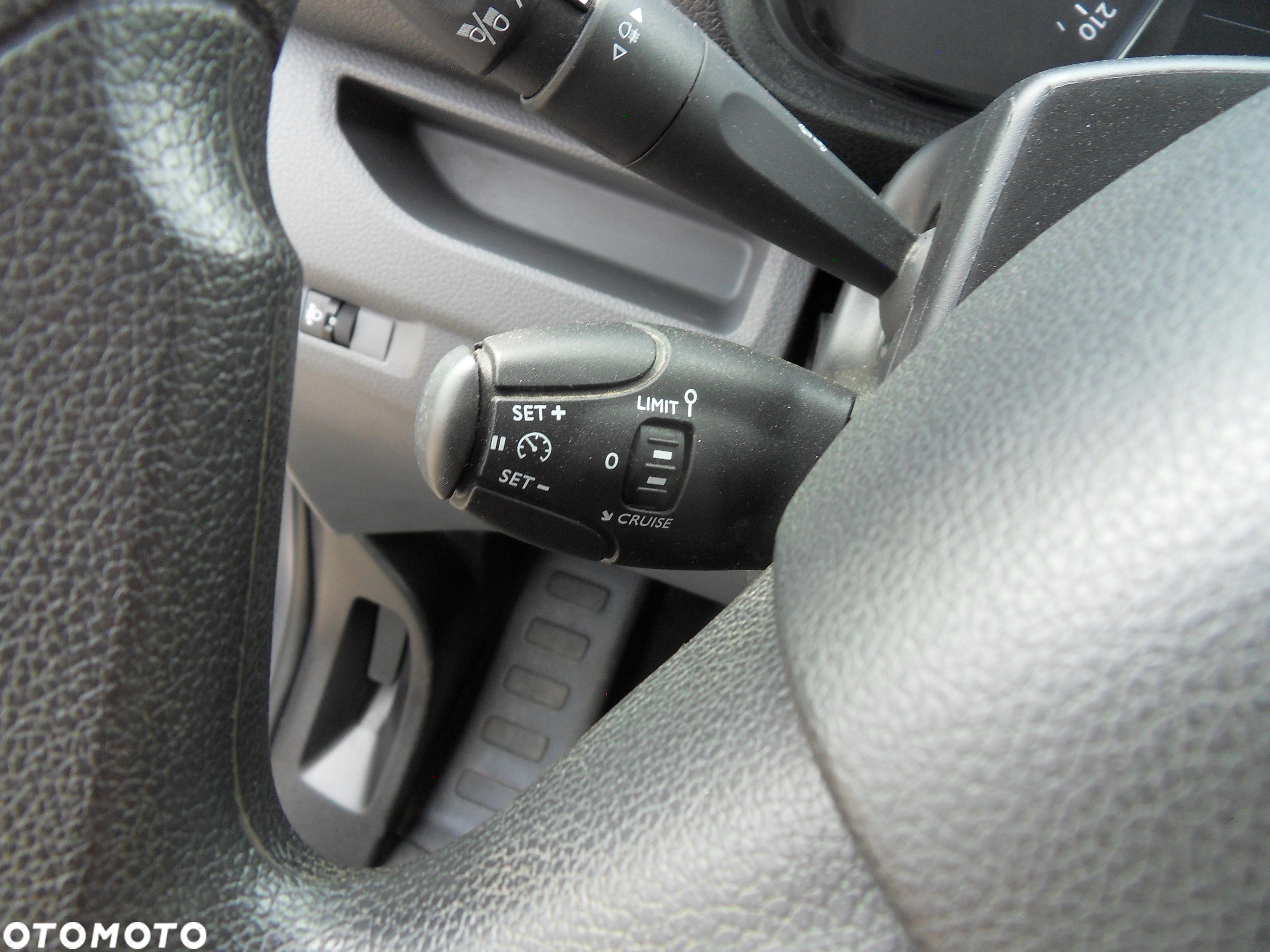 Opel VIVARO C - 17