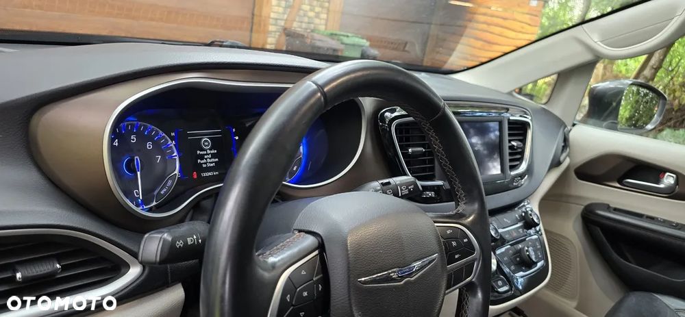 Chrysler Pacifica - 18