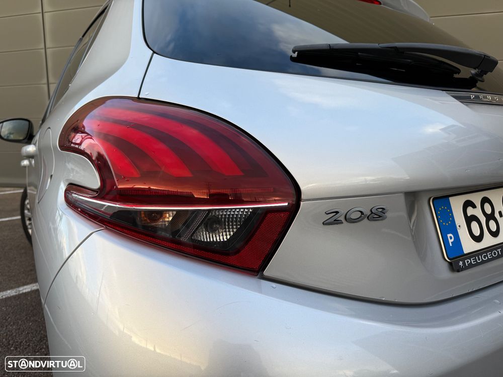 Peugeot 208 1.2 PureTech Allure - 8