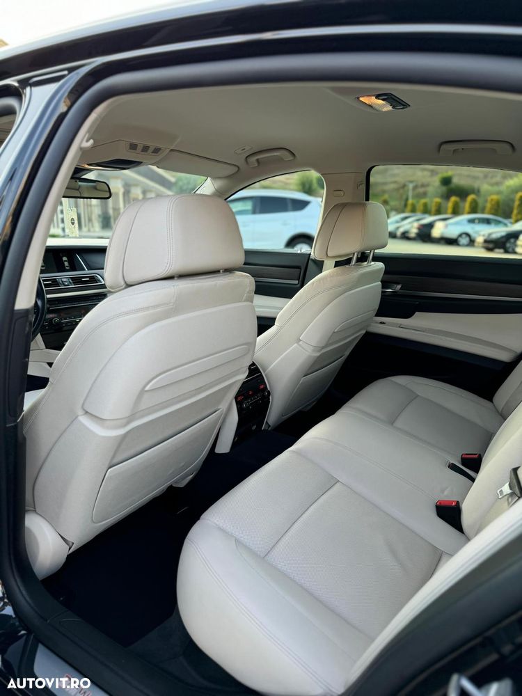 BMW Seria 7 740d xDrive - 15