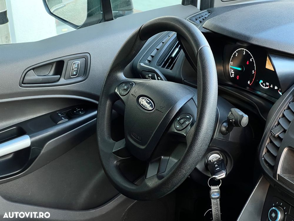 Ford Transit Connect - 4