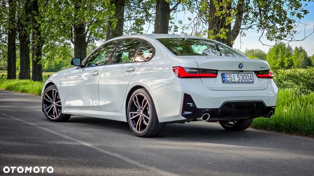 BMW Seria 3 330i M Sport - 3