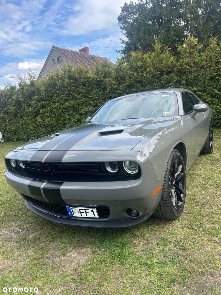 Dodge Challenger - 2