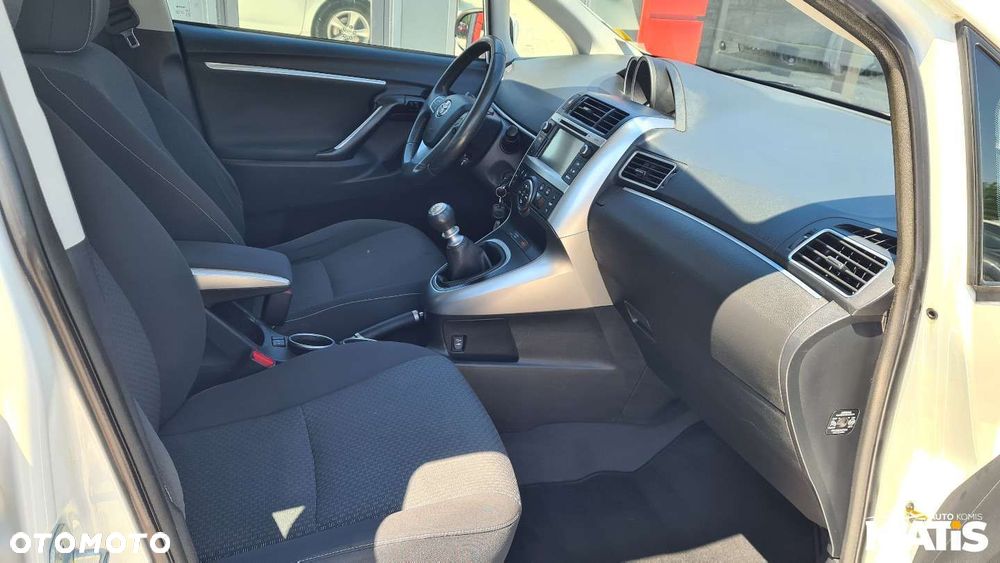 Toyota Verso - 31