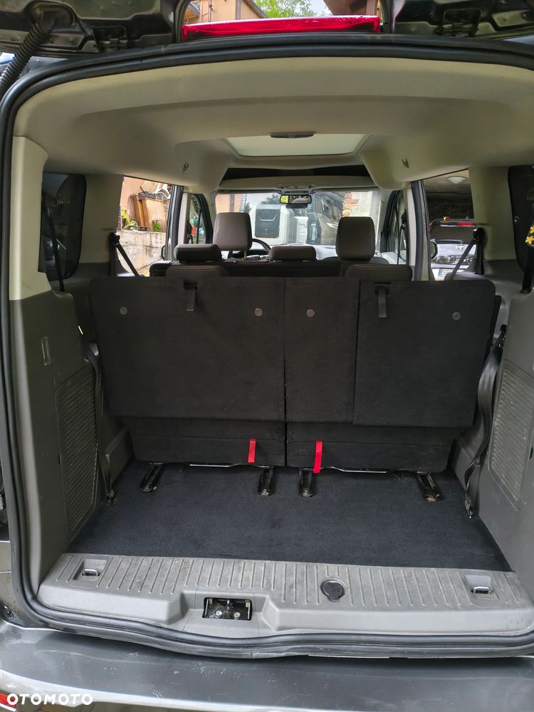 Ford Tourneo Connect Grand - 10