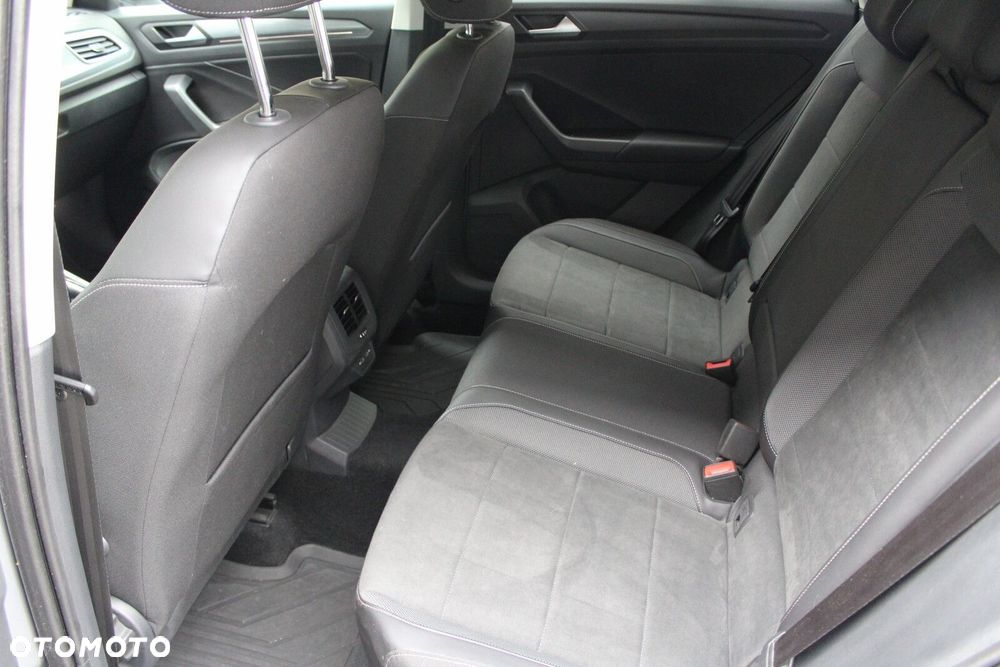 Volkswagen T-Roc - 14