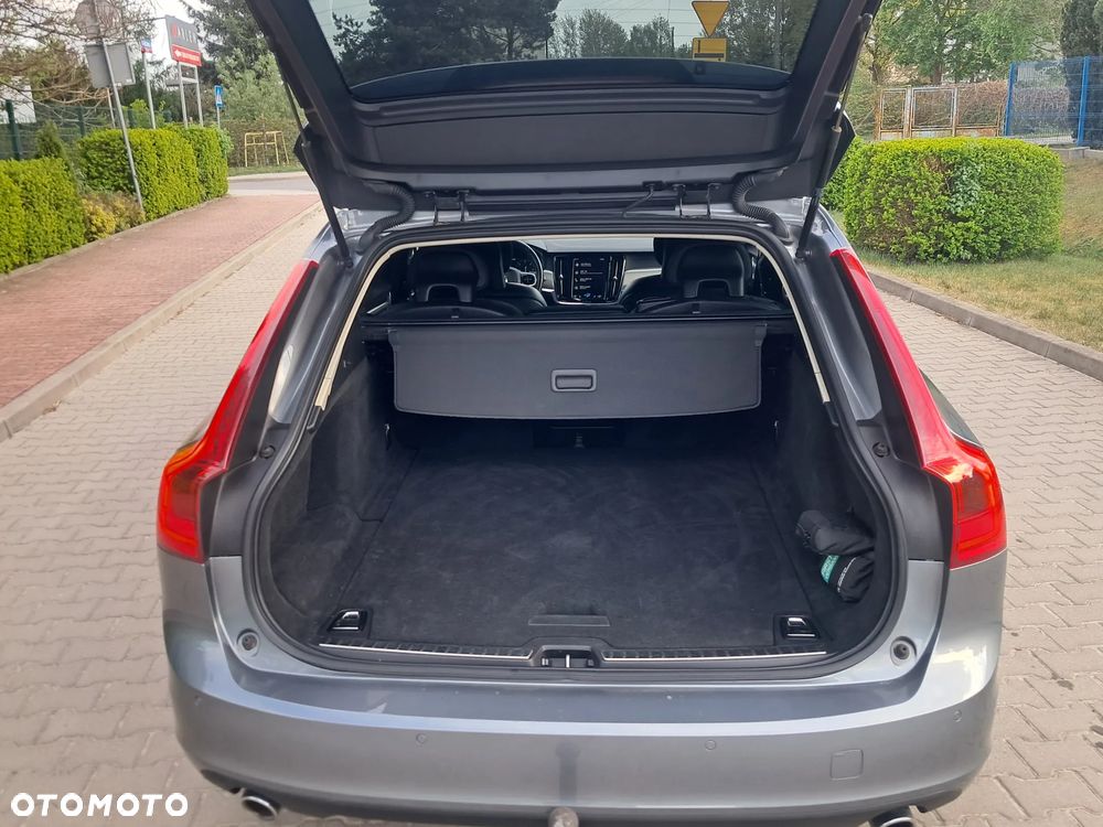 Volvo V90 D4 Geartronic Momentum - 33