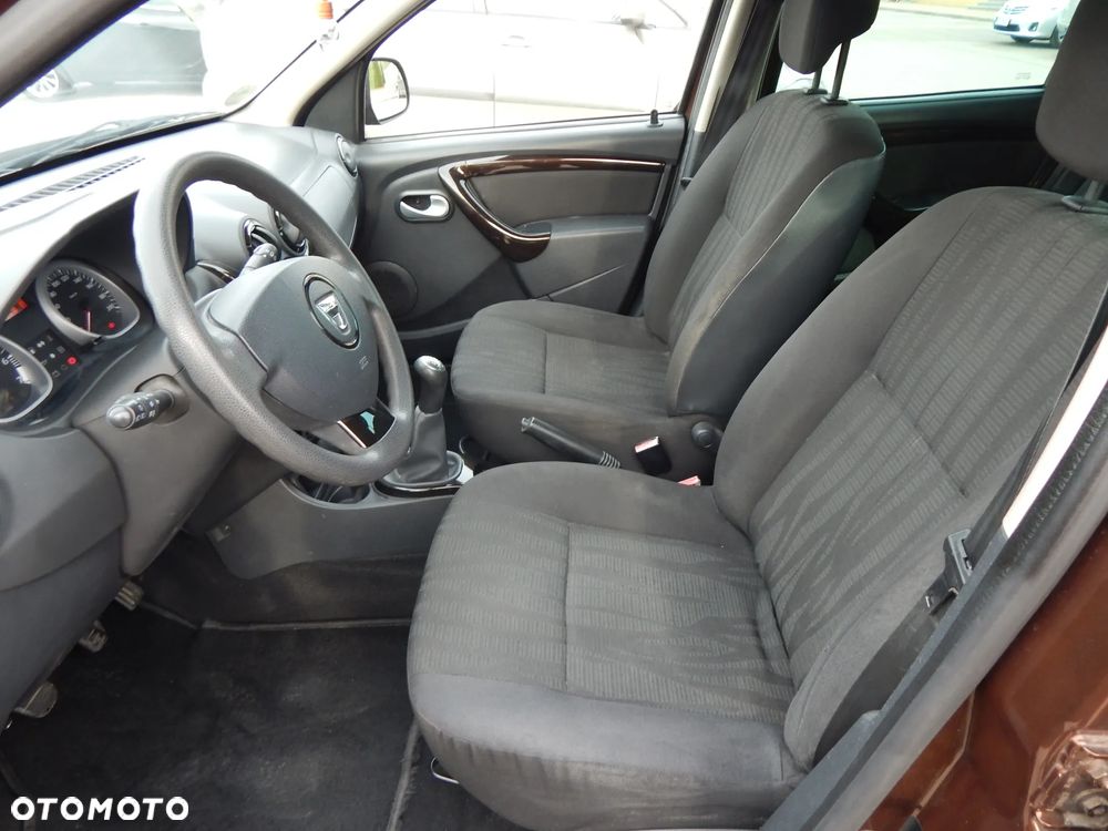Dacia Duster 1.6 16V 4x2 Prestige - 11