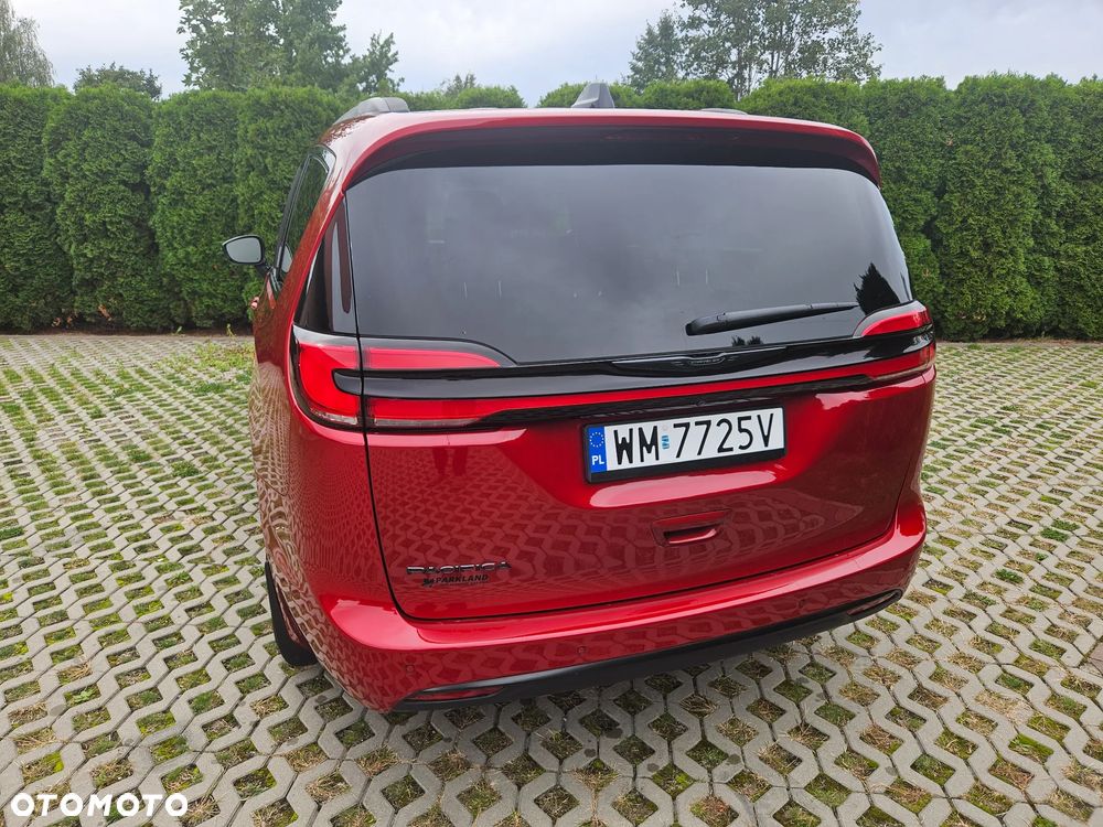 Chrysler Pacifica - 6