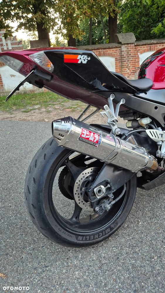 Suzuki GSX-R - 10