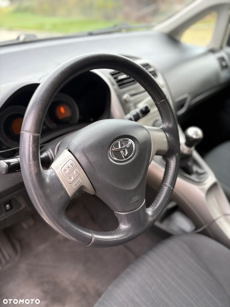 Toyota Auris - 14