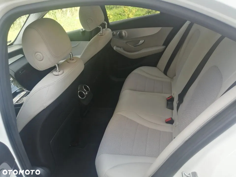 Mercedes-Benz Klasa C 250 7G-TRONIC - 10