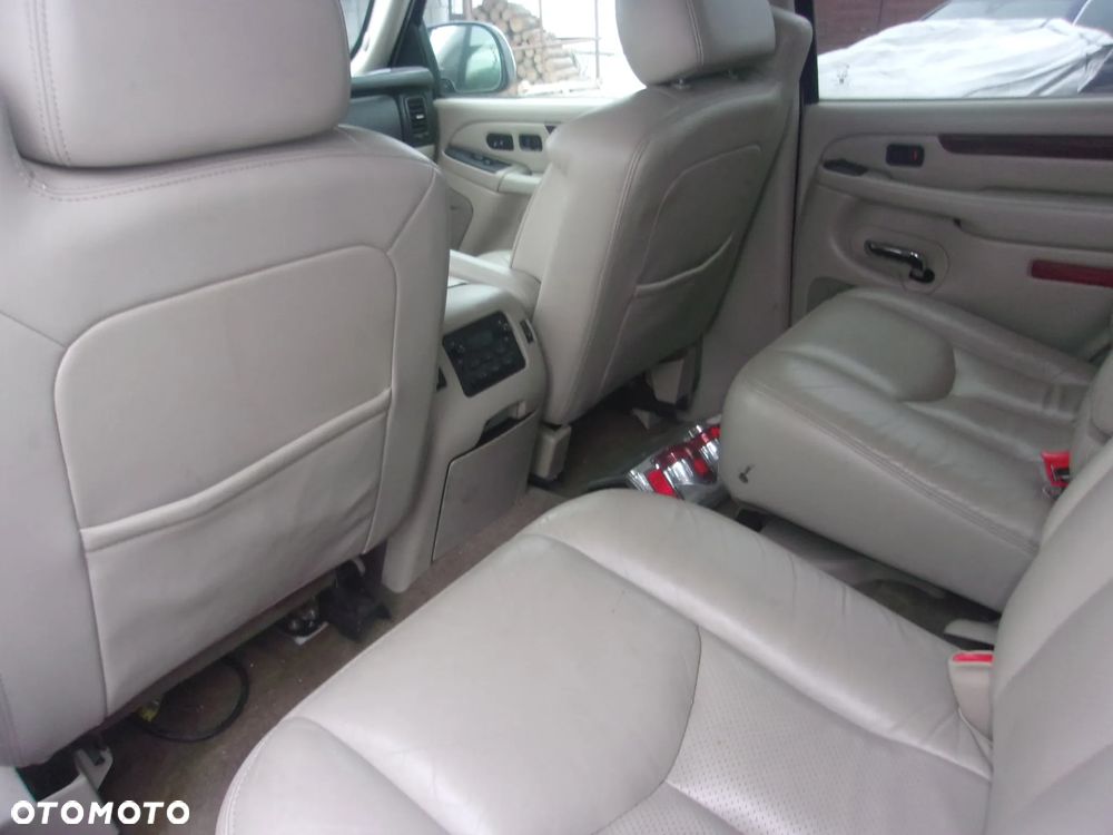 Cadillac Escalade - 6