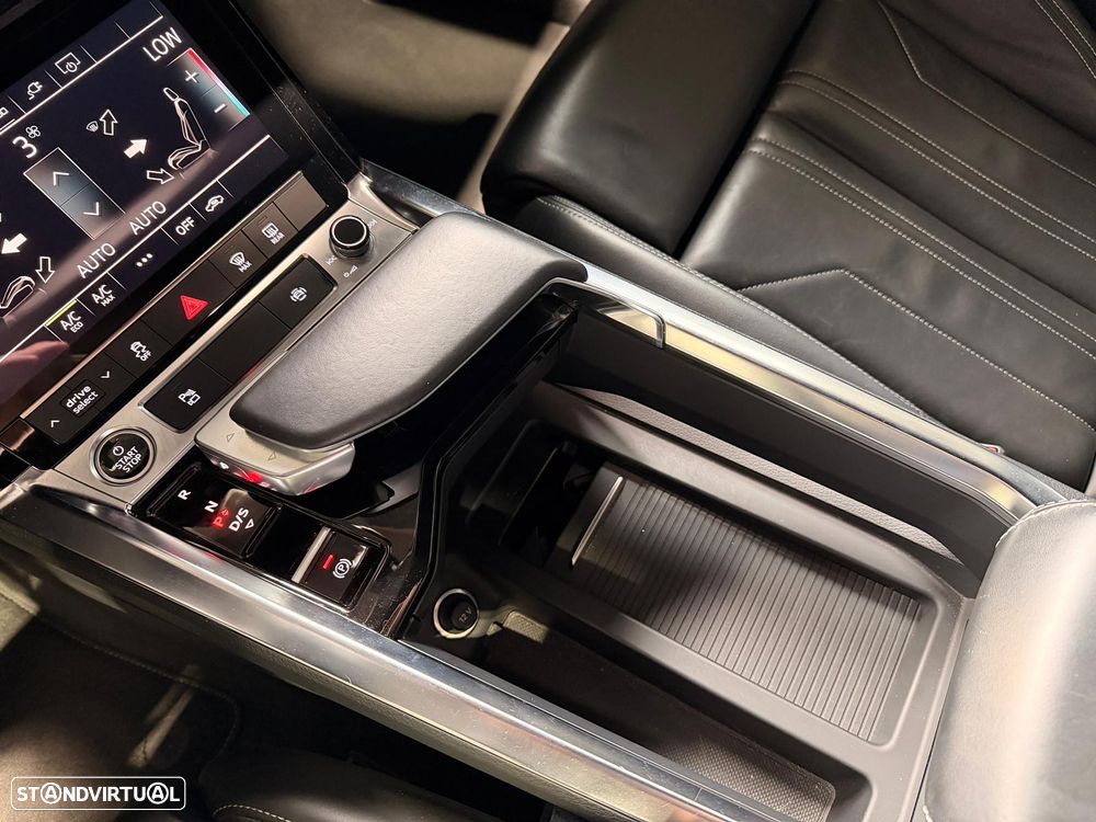 Audi e-tron 55 quattro S line - 22