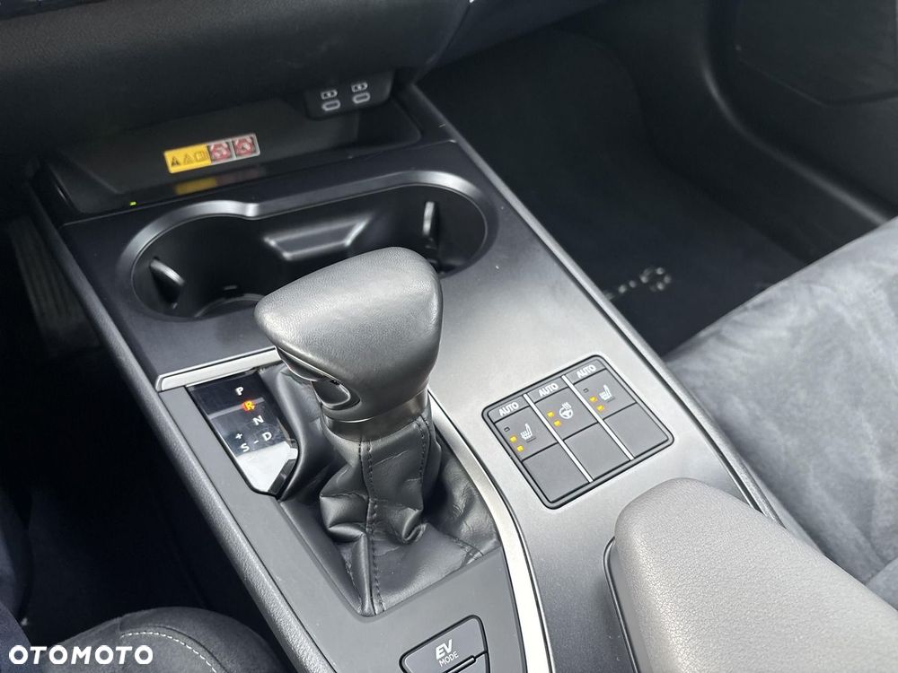 Lexus UX 250h GPF Business 2WD - 13