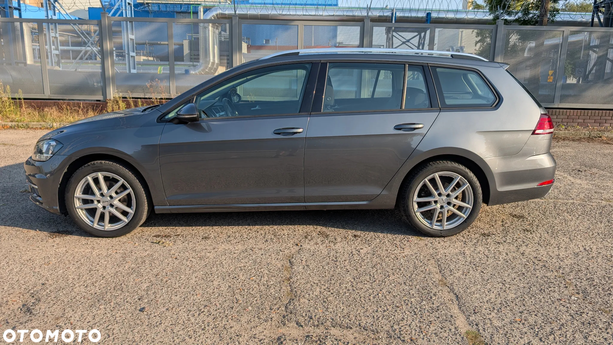 Volkswagen Golf 2.0 BlueTDI DSG Comfortline - 11