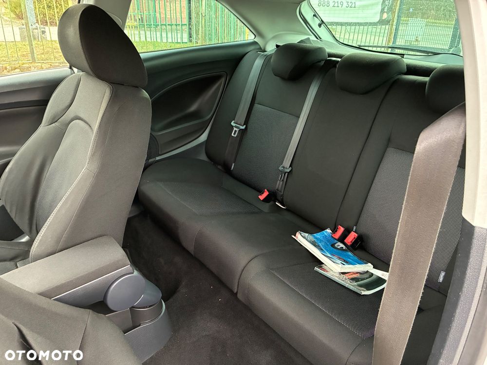 Seat Ibiza SC 1.6 16V Stylance - 9