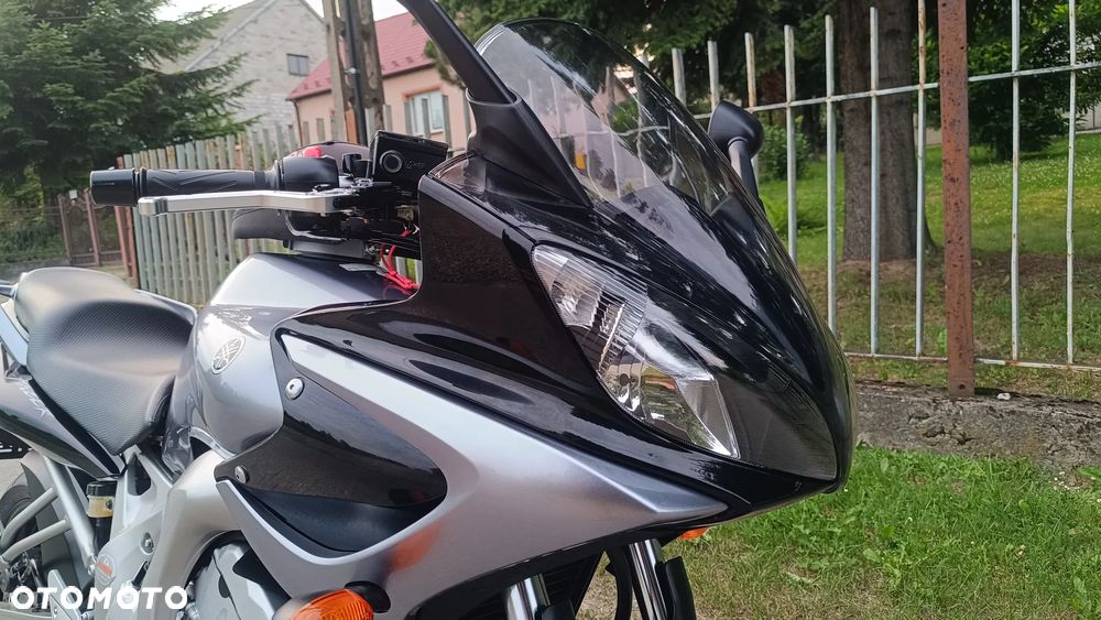 Yamaha FZ - 12