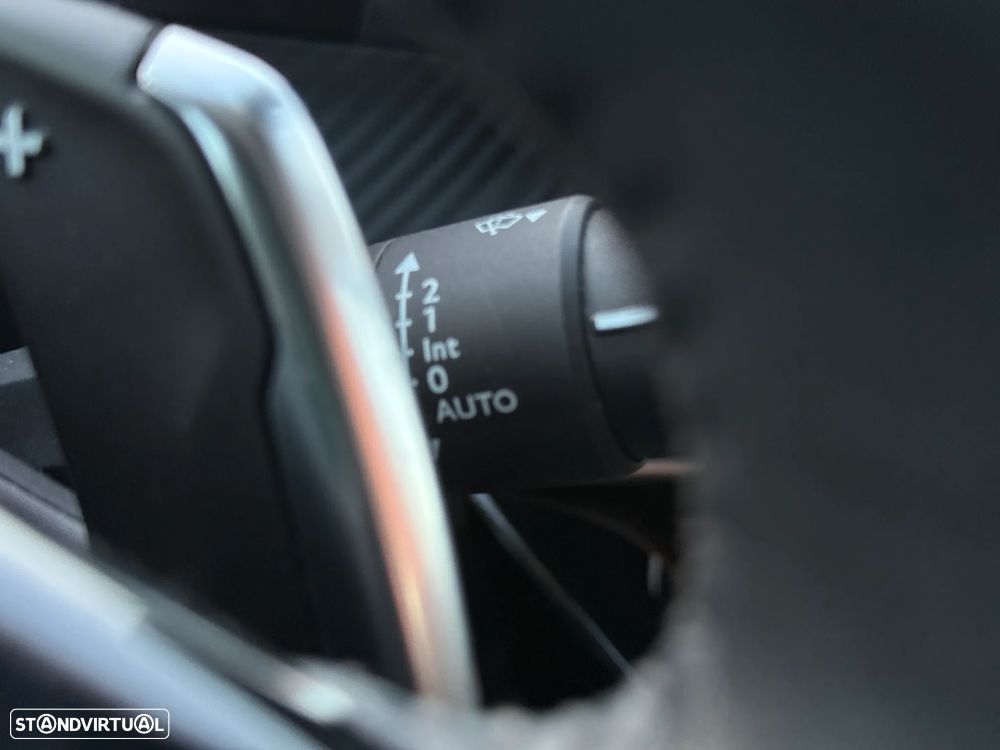 Peugeot 2008 1.2 PureTech Active Pack EAT8 - 8