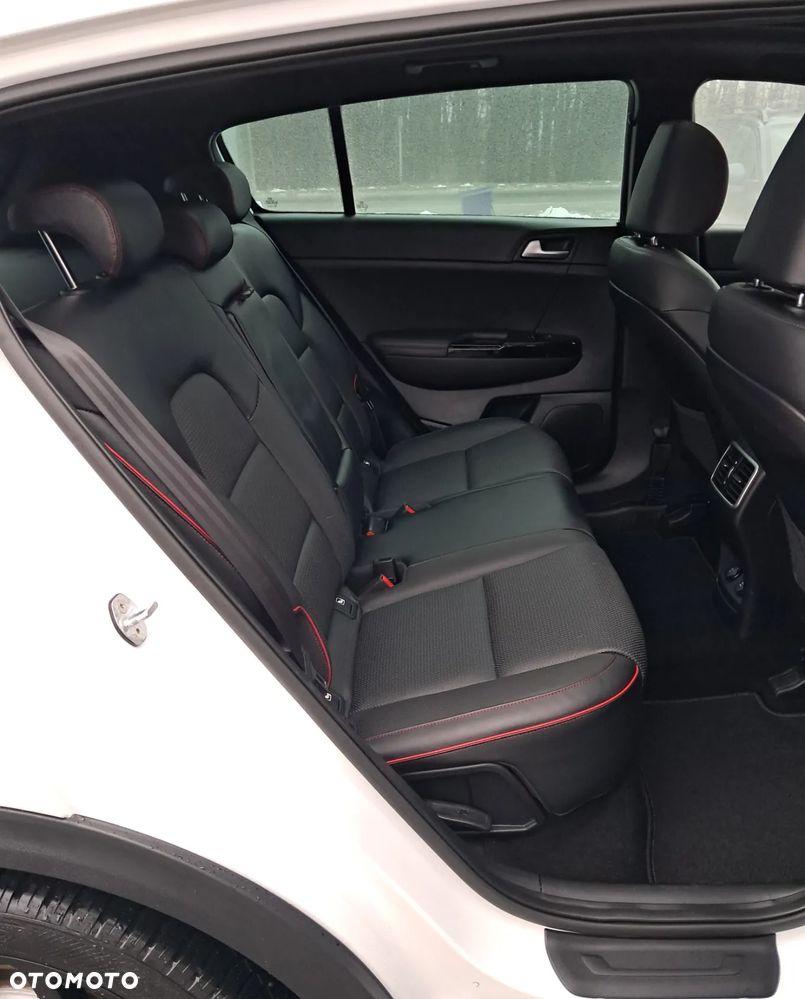 Kia Sportage 2,0 CRDI AWD GT Line - 13