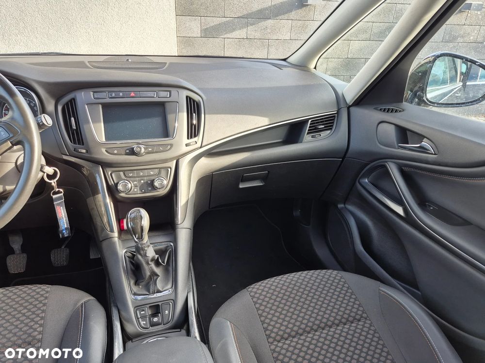 Opel Zafira 1.6 T Plus S&S - 16