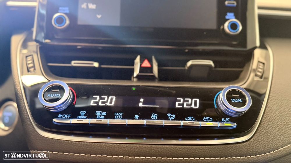 Toyota Corolla 1.8 Hybrid Square Collection - 37