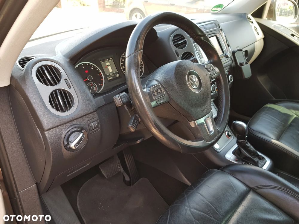 Volkswagen Tiguan 2.0 TDI DPF 4Motion BlueMotion Technology DSG Sport & Style - 23