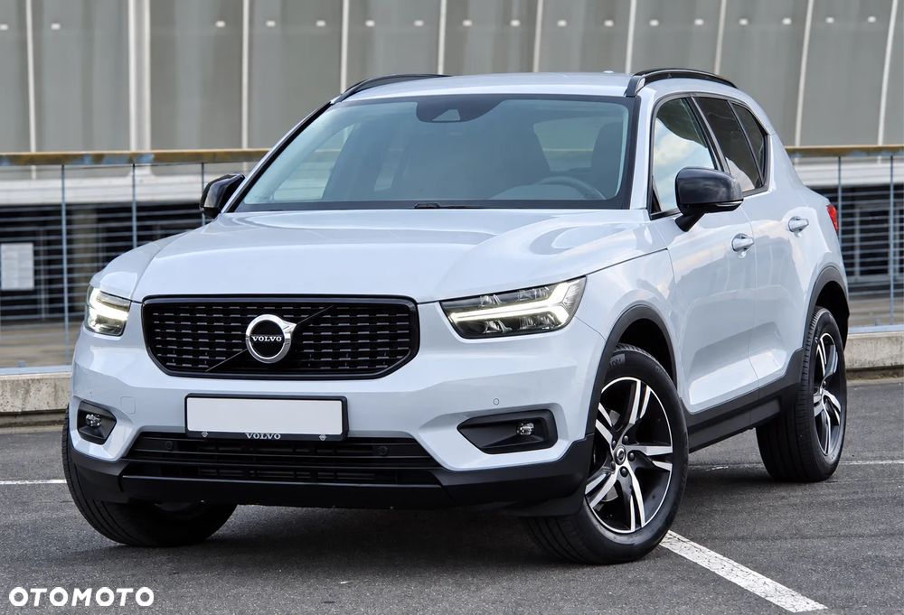 Volvo XC 40 T3 R-Design - 12